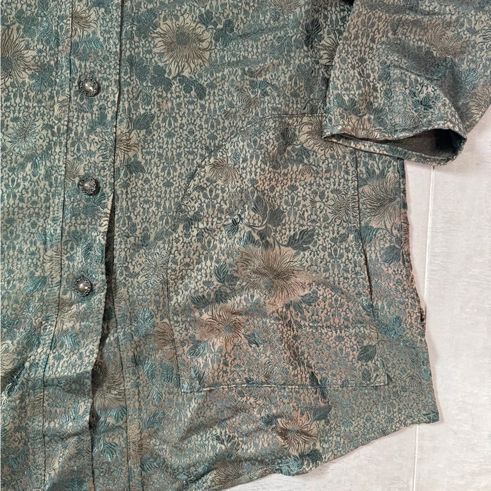 Uru Elegant Floral Jacket - Picture 2 of 3